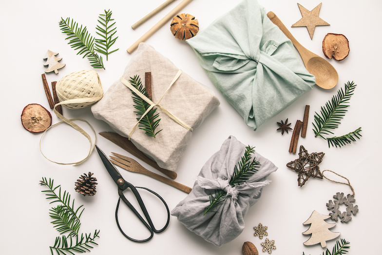 5 tipů na udržitelné vánoční dárky – vsaďte na reuse, bio nebo pomoc potřebným